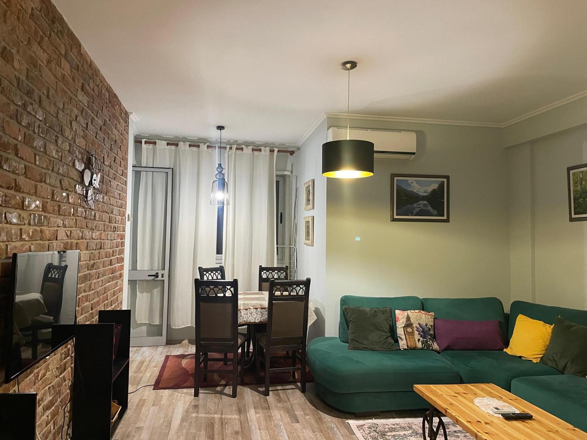 Bricks Apartment Near Pazari I Ri Tirana Exterior photo