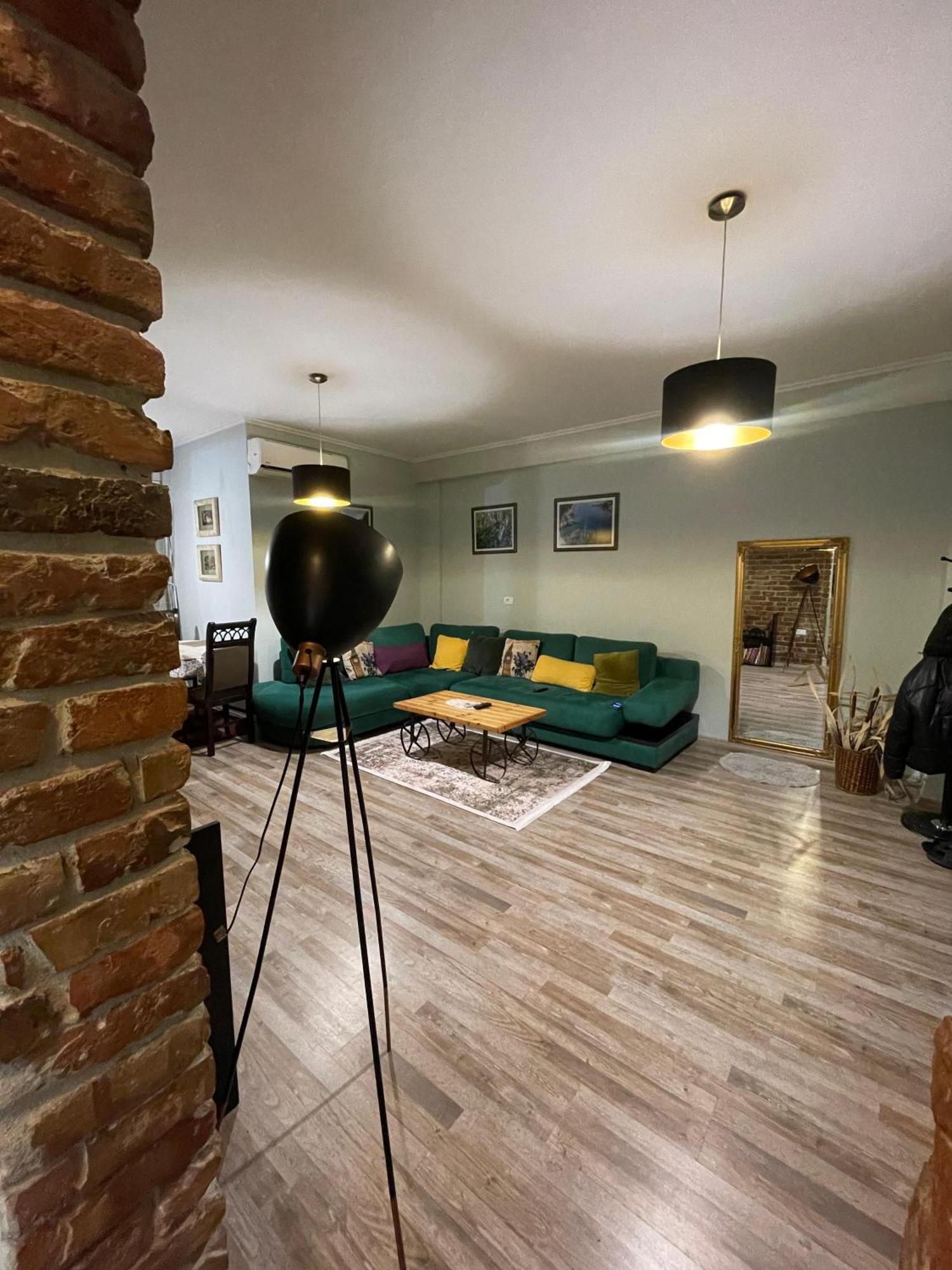 Bricks Apartment Near Pazari I Ri Tirana Exterior photo