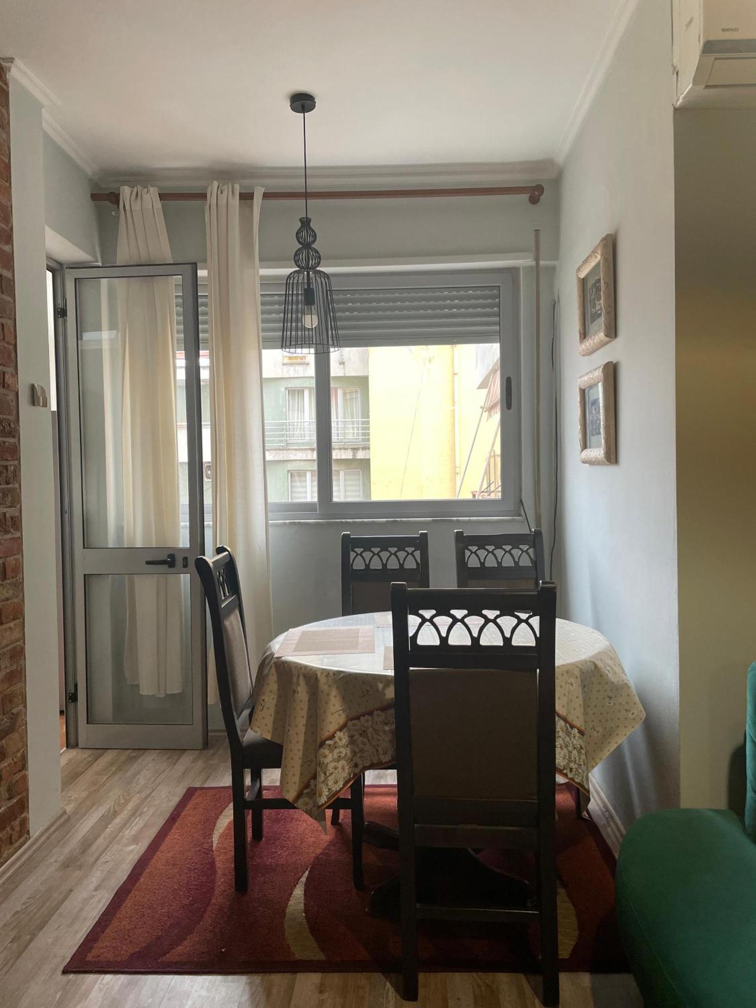 Bricks Apartment Near Pazari I Ri Tirana Exterior photo