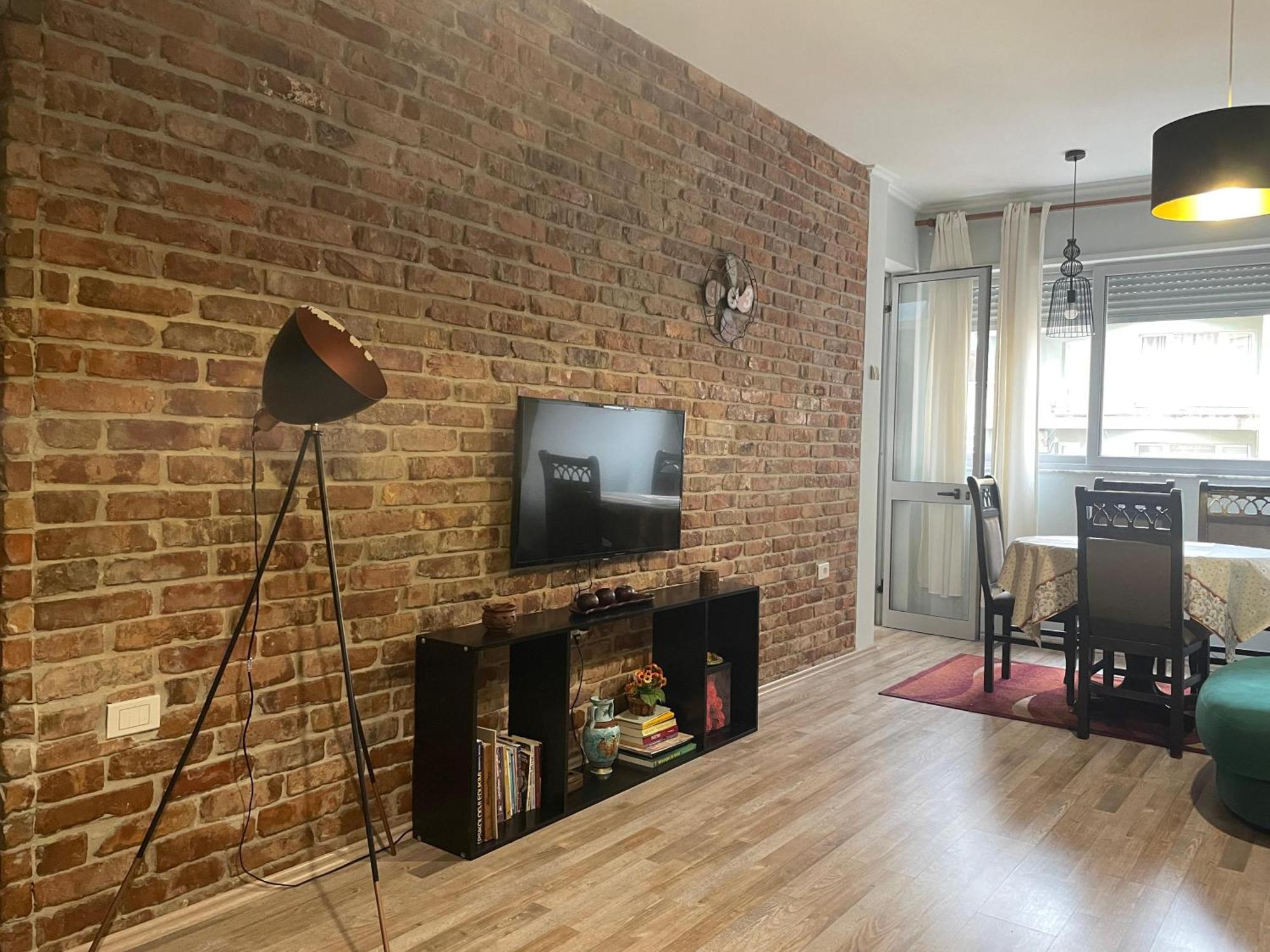 Bricks Apartment Near Pazari I Ri Tirana Exterior photo